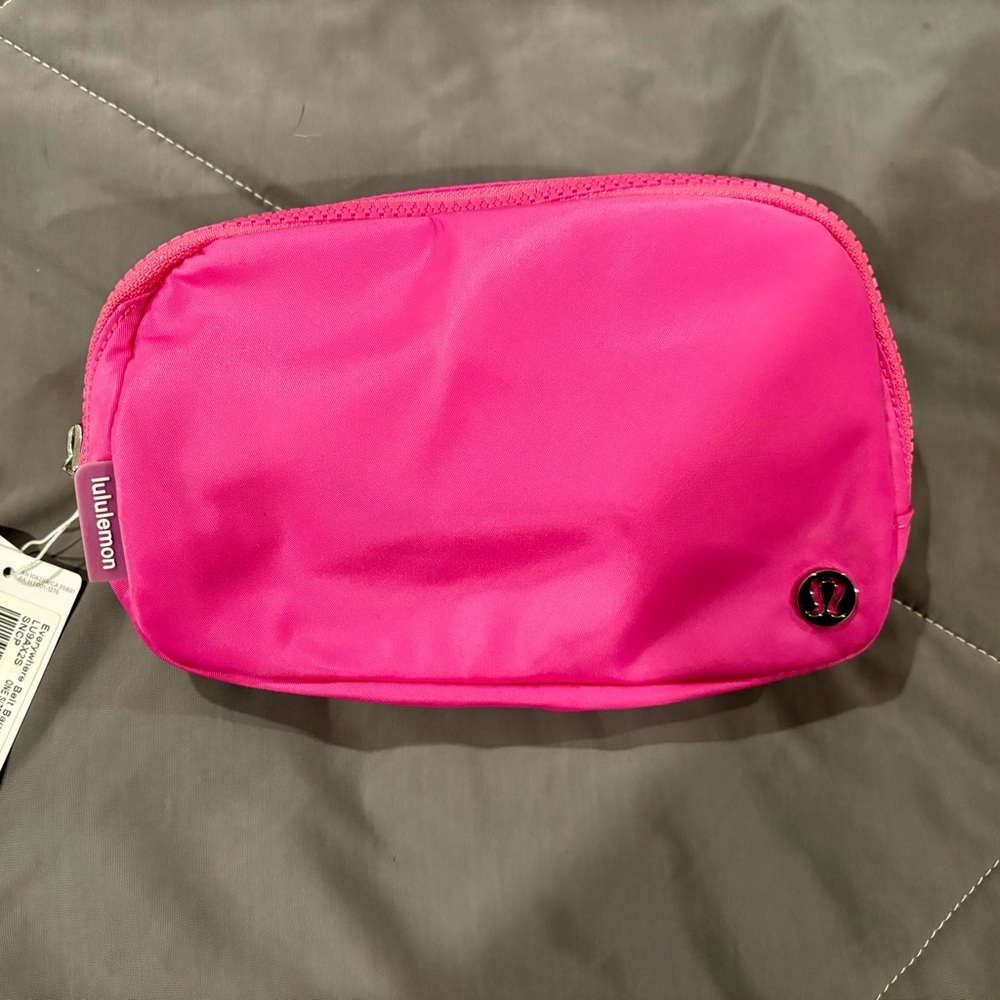 Lululemon everywhere belt bag